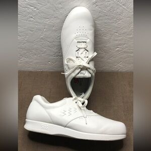 SAS Free Time Women's Walking Shoes White Leather Size 10M USA Made Work Nurse